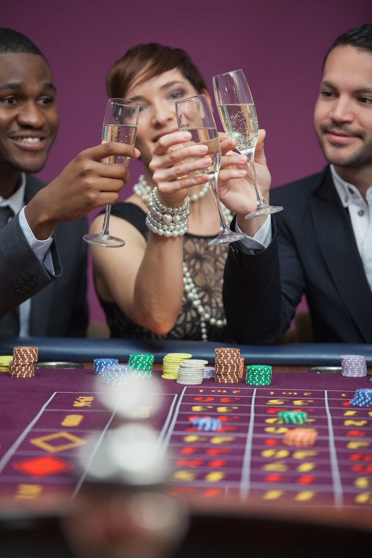 Tim kerja sama bbq4d berdiskusi bersama untuk mengembangkan ekosistem hiburan sports & casino di Indonesia